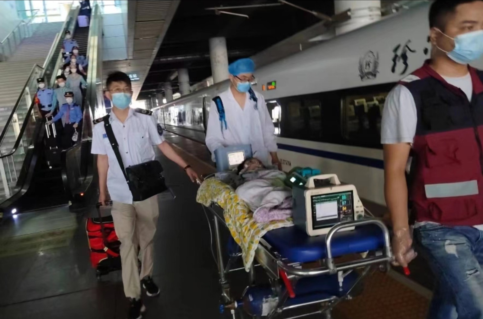 左贡县高铁转运公司